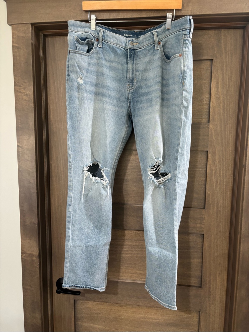 Old Navy Light Blue Straight-Leg Distressed Women's Jeans